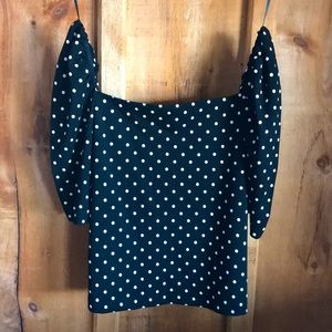 ✨️FINAL SALE✨️polka dot black ruffled sleeve blouse - size large